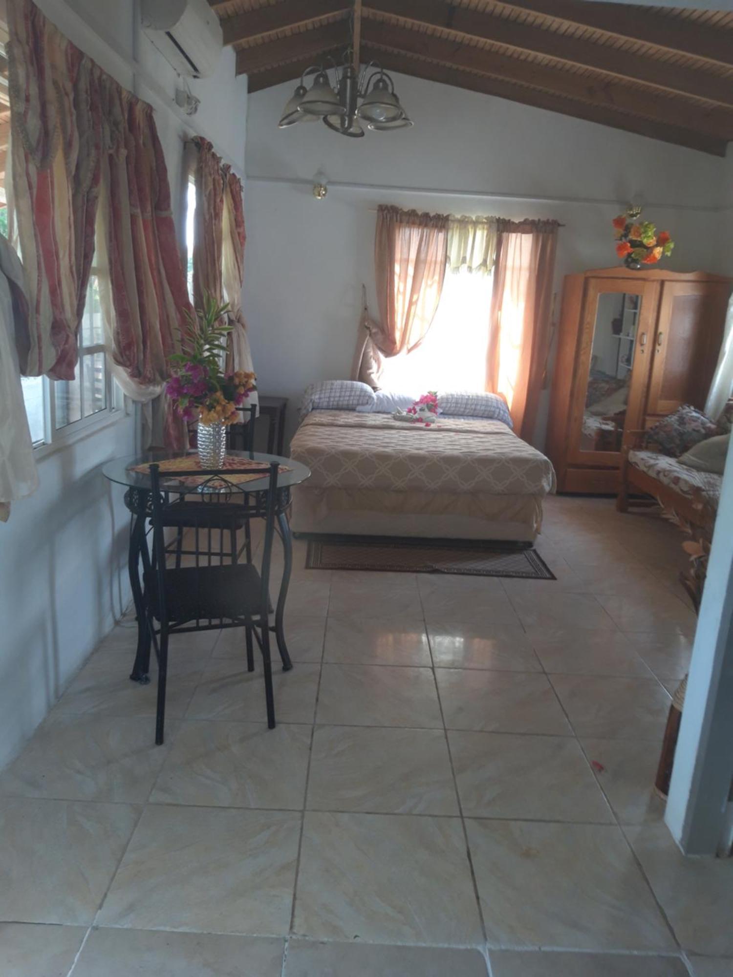 Tranquil Guest House Buccoo Extérieur photo